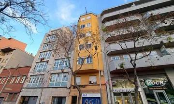 Piso en venta en Sant Andreu de Palomar de 3 habitaciones con terraza y ascensor