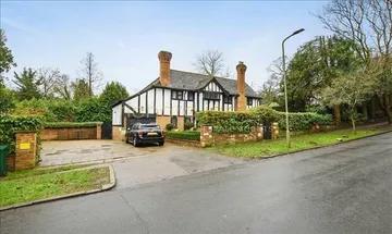 4 bedroom detached house for sale in Northcliffe Drive, Totteridge, London, N20