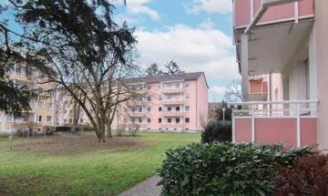 Für Anleger: Langjährig vermietete Erdgeschosswohnung mit Balkon u. Potenzial in Frankfurt am Main