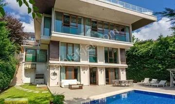 Sariyer Emirgan da 6+2 Satılık Tam Müstakil Satılık Villa