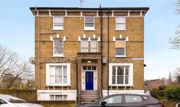 1 bedroom flat for sale in Lordship Road, London, N16