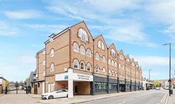 2 bedroom flat for sale in Coulsden Court, Crouch End, N8