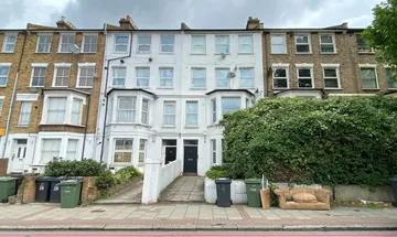 2 bedroom flat for sale in Garden Flat, 31 Thurlow Park Road, Lambeth, London, SE21 8JP, SE21
