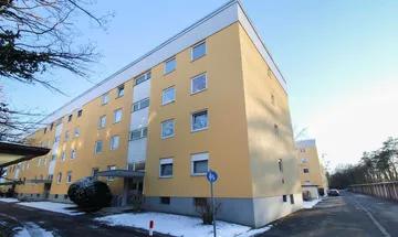 Greifen Sie zu! Gepflegte Etagenwohnung mit Balkon und separater Einzelgarage in Bogenhausen