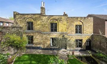3 bedroom detached house for sale in Dock Cottages, The Highway, Wapping, London, E1W