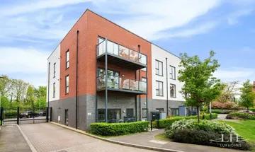 2 bedroom flat for sale in  Thistle House, Romford, RM3