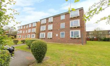 1 bedroom apartment for sale in Station Approach, Cheam, SM2