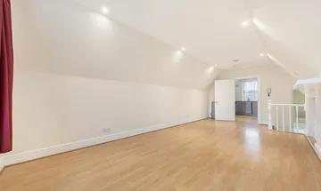 2 bedroom flat for sale in Upper Richmond Road, Putney, London, SW15
