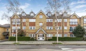 3 bedroom apartment for sale in Larkhall Lane, London, SW4