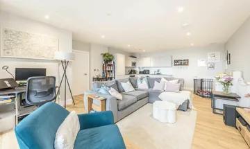 1 bedroom flat for sale in Plough Lane, Earlsfield, SW17