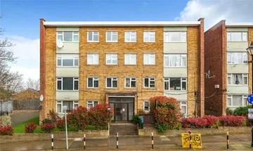 2 bedroom apartment for sale in St. Asaph Road, Brockley, London, SE4