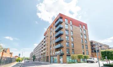 2 bedroom apartment for sale in Plough Way, Rotherithe, SE16