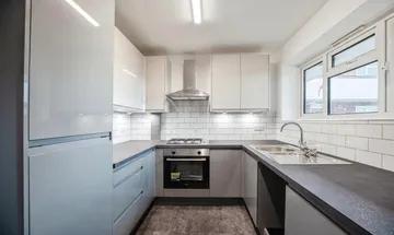 1 bedroom flat for sale in Pendrell Road, London, SE4
