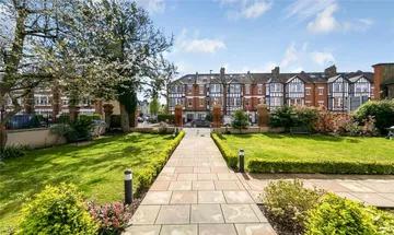 4 bedroom apartment for sale in Mortlake High Street, East Sheen, SW14