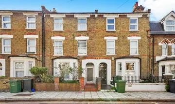 4 bedroom terraced house for sale in Ducie Street, London, SW4