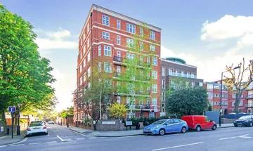 1 bedroom flat for sale in Melina Court, 
Grove End Road, NW8