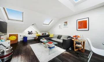 3 bedroom duplex for sale in Hemstal Road, West Hampstead, NW6