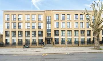 2 bedroom apartment for sale in Cambridge Avenue, London, NW6
