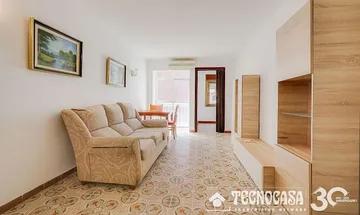 Venta de piso en Verdum de 3 habitaciones con balcón y aire acondicionado