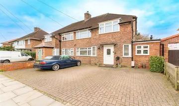 4 bedroom semi-detached house for sale in Harp Road, Hanwell, W7