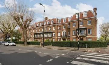 3 bedroom apartment for sale in Fortis Green, London, N10