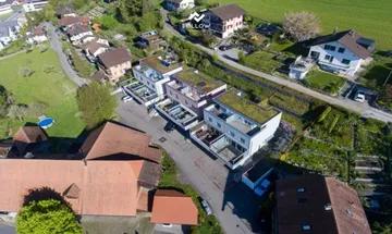 House to Buy in Neuenegg: 5.5-Zi.-Doppelhaushälfte mit zw...