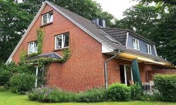 Haus im Grünen mit fünf Zimmern in Hamburg, Bergstedt