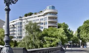CITY-CONCEPT: Modernes Wohnen an der Spree im Regierungsviertel -EBK-Parkett-Franz. Balkon-Aufzug-