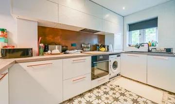 2 bedroom house for sale in Hopkins Close, Muswell Hill, London, N10