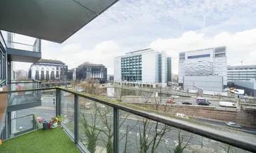2 bedroom flat for sale in Blackwall Way, Canary Wharf, E14