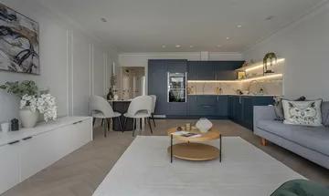 2 bedroom flat for sale in The Rosemont, 9 Rosemont Road, London, W3