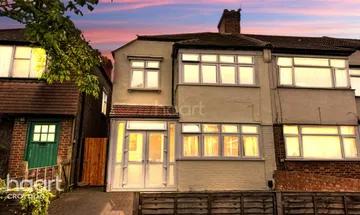 3 bedroom terraced house for sale in Mitcham Road, Croydon, CR0