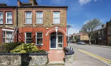 1 bedroom flat for sale in Clementina Road, Leyton, E10