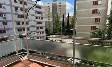 Piso en venta en calle De Maqueda de 4 habitaciones con terraza y piscina