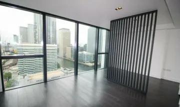 Studio flat for sale in Marsh Wall, Canary Wharf, E14