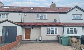 3 bedroom terraced house for sale in Erskine Road, Sutton, SM1