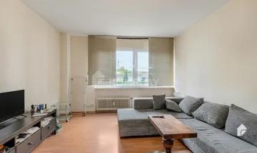 Geräumige 1-Zimmer-Wohnung mit Stellplatz und Tageslichtbad in Frankfurt-Sossenheim