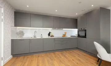 3 bedroom apartment for sale in Cooks Road,
Stratford,
London,
E15 2PN, E15