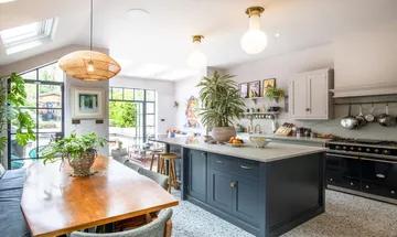 6 bedroom terraced house for sale in Chevening Road, NW6