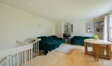 1 bedroom flat for sale in Lavender Hill, Clapham Junction, SW11