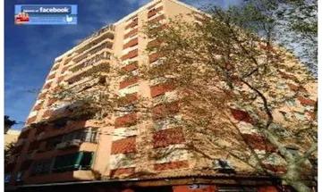 Venta de piso en calle De Salvador Rubio de 4 habitaciones con balcón y ascensor