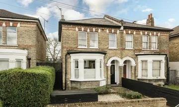 2 bedroom flat for sale in Buckleigh Road, Streatham, SW16
