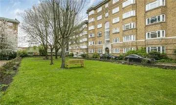 2 bedroom apartment for sale in Streatham High Road, London, SW16