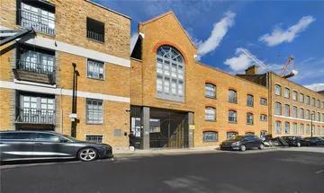 1 bedroom apartment for sale in Clyde Square, London, E14
