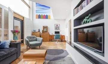 2 bedroom end of terrace house for sale in Collison Place, Manor Road, London, N16