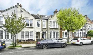 2 bedroom flat for sale in Tynemouth Street, Sands End, London, SW6
