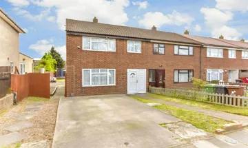 3 bedroom end of terrace house for sale in Uplands Road, Romford, Essex, RM6
