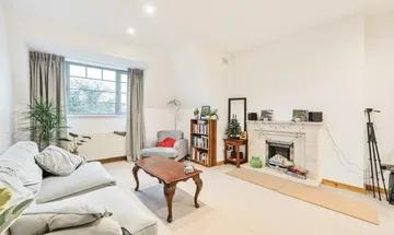 2 bedroom flat for sale in Romeyn Road, Streatham, SW16