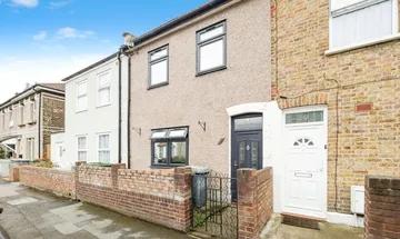 3 bedroom terraced house for sale in Amity Road, London, Newham, E15