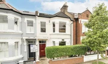 2 bedroom flat for sale in Bramfield Road, Northcote Road, SW11